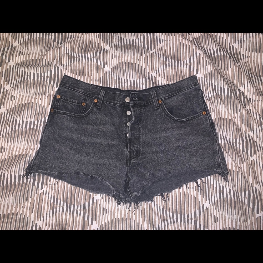Levi’s Black 501 Buttonfly Jean Cuttoff Shorts size 32